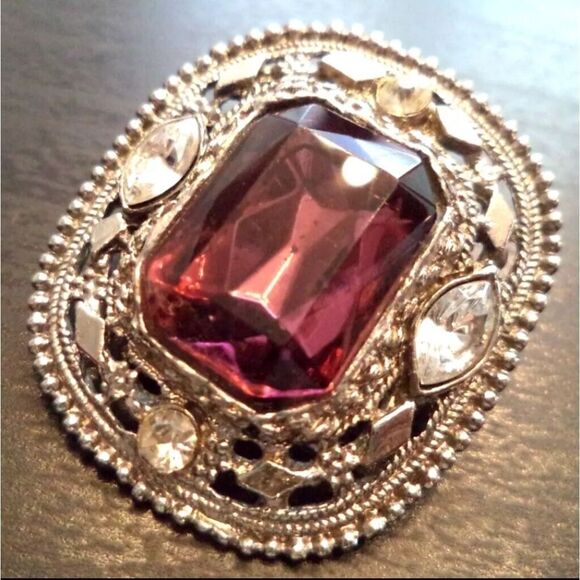 VINTAGE ESTATE SILVER TONE PURPLE RHINESTONE 1 1/4" BROOCH - Picture 1 of 2